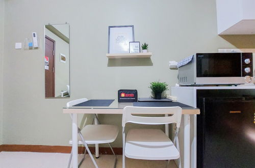 Foto 6 - Comfy And Modern Studio (No Kitchen) At Loftvilles City Apartment