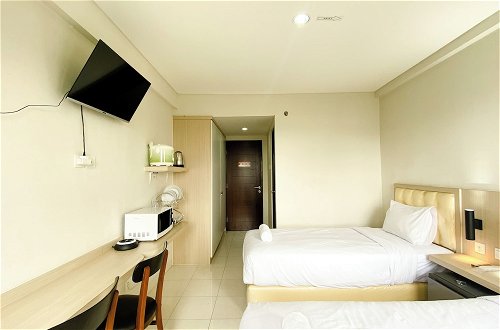 Photo 4 - Cozy Stay Studio Apartment (No Kitchen) At Elvis Tower