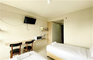 Photo 3 - Cozy Stay Studio Apartment (No Kitchen) At Elvis Tower