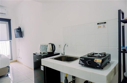 Foto 5 - Simply And Cozy Stay Studio Apartment M-Town Residence