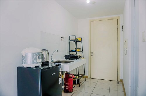 Photo 7 - Simply And Cozy Stay Studio Apartment M-Town Residence