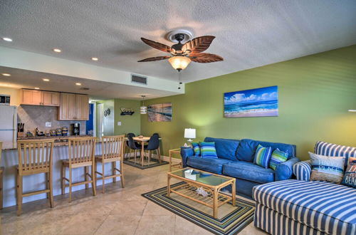 Photo 1 - Sunny Seaside Condo With Pool & Walk to Beach