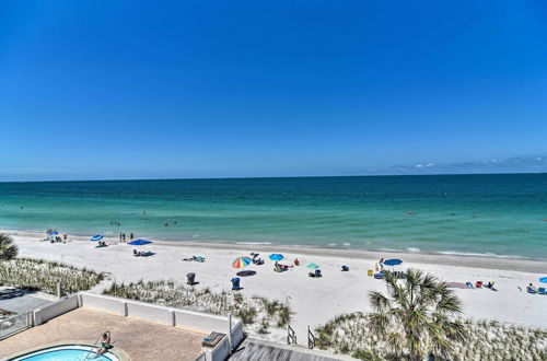 Photo 3 - Sunny Seaside Condo With Pool & Walk to Beach