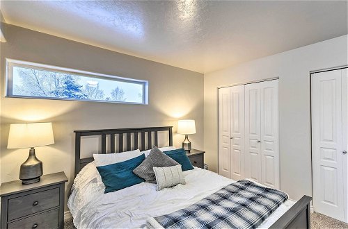 Foto 25 - Cozy Anchorage Townhome < Half Mile to Jewel Lake