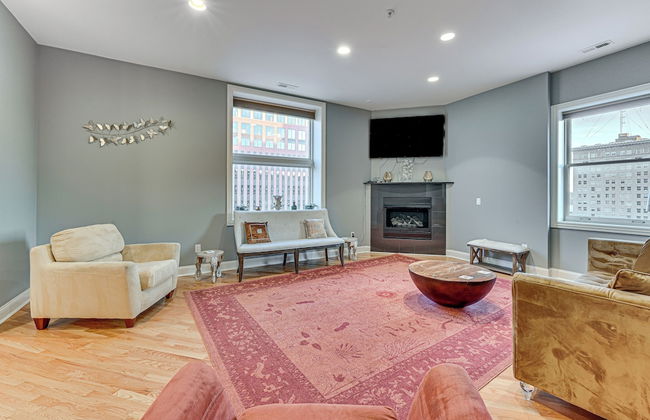 Heart of Dtwn Omaha: Historical Apt w/ Perks - Photo 3