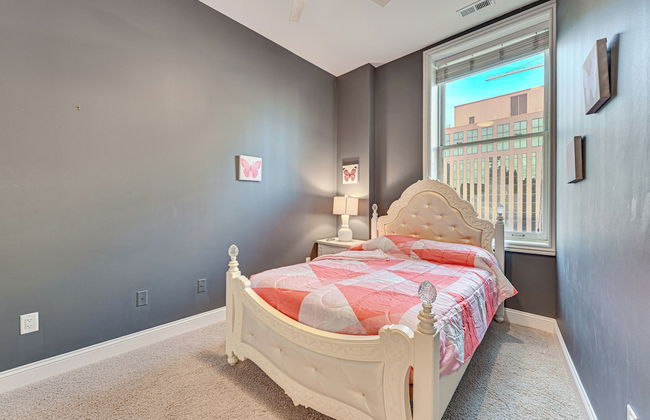 Heart of Dtwn Omaha: Historical Apt w/ Perks - Photo 14