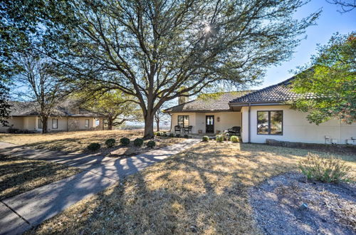 Foto 31 - Lovely Spicewood Cottage w/ Patio & Grill