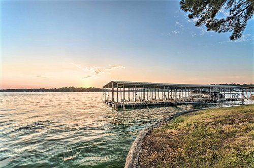Foto 13 - Sunset-view Resort Condo on Lake Hamilton
