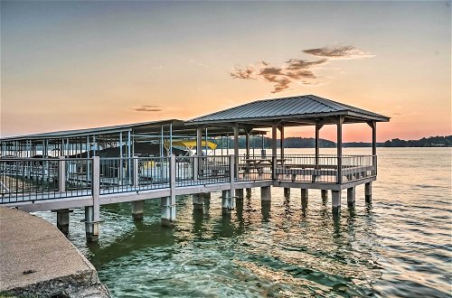Foto 29 - Sunset-view Resort Condo on Lake Hamilton