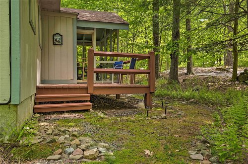 Foto 27 - Peaceful Pocono Lake Home w/ Screened Porch