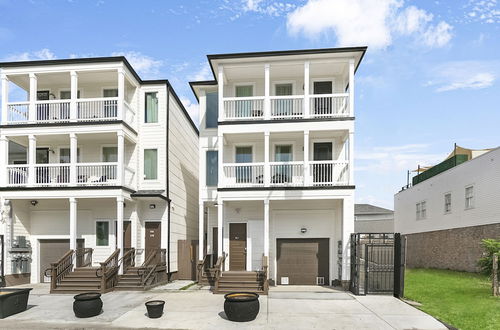 Photo 1 - Stunning Condos Near French Quarter