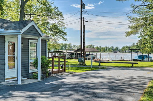 Photo 31 - Lovely Belle Center Cottage on Indian Lake