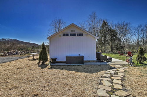 Photo 14 - Peaceful Pet-friendly Franklin Cottage on 15 Acres