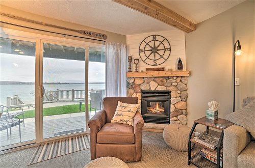 Foto 21 - Updated Onekama Resort Condo on Portage Lake