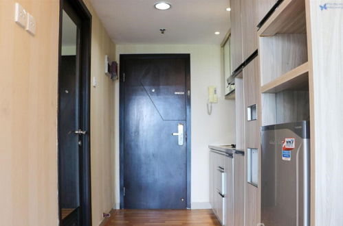 Photo 10 - Simply Look Studio Apartment Tamansari The Hive