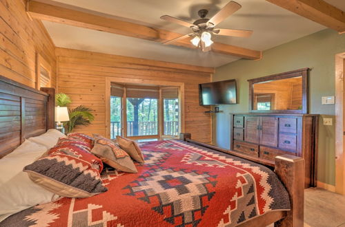 Foto 5 - Country Cabin w/ Wraparound Deck & Views