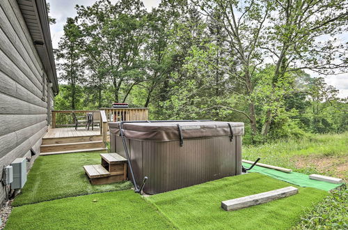 Foto 3 - 'clover Cabin' w/ Hot Tub+deck in Hocking Hills