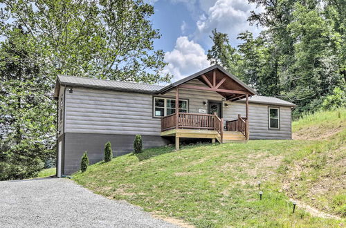 Photo 4 - 'clover Cabin' w/ Hot Tub+deck in Hocking Hills