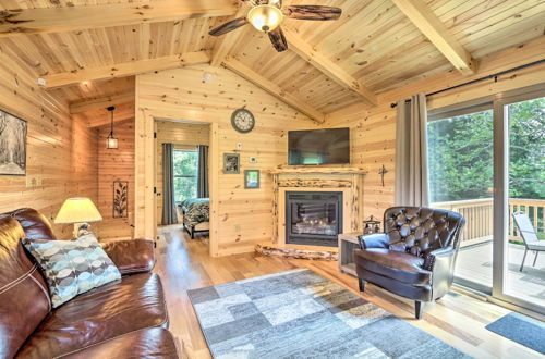 Photo 26 - 'clover Cabin' w/ Hot Tub+deck in Hocking Hills