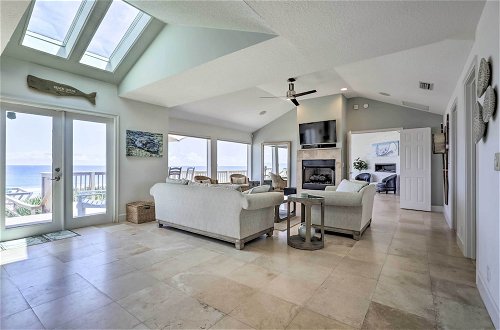 Foto 8 - Beautiful Coastal Home w/ Deck & Beach Access