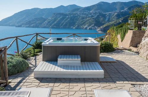 Foto 5 - Luxury Villa Vittoria- Villa With Garden Swimming Pool and Jacuzzi Overlooking the sea