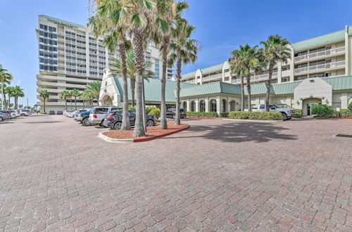 Foto 9 - Daytona Beachfront Condo w/ Ocean View