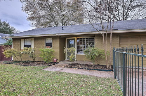 Photo 14 - Renovated Home W/private Yard Near Austin Hotspots