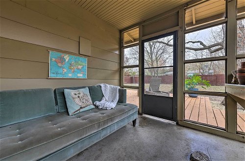 Foto 15 - Renovated Home W/private Yard Near Austin Hotspots