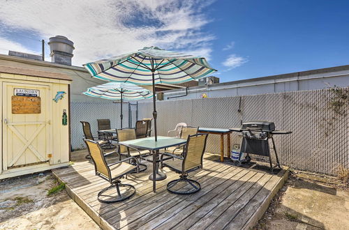 Photo 17 - Wildwood Apartment - Porch & Enclosed Sunroom