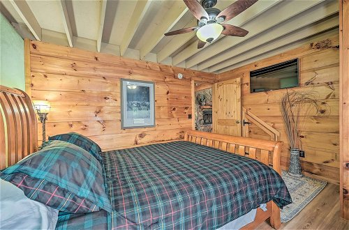 Foto 5 - Charming Fancy Gap Cabin w/ Deck & Gas Grill