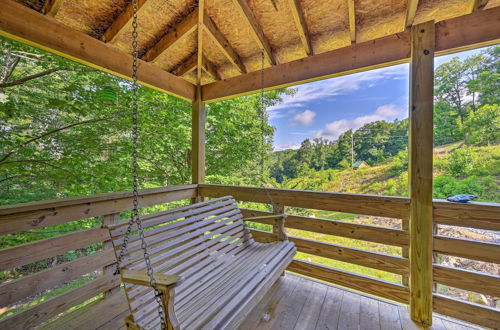 Photo 2 - Charming Fancy Gap Cabin w/ Deck & Gas Grill