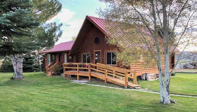 Foto 1 - Rustic Cabin 20 Mins to Capitol Reef Nat'l Park