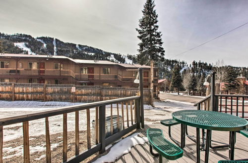 Photo 18 - Cozy Red River Condo - Walk to Chair Lift