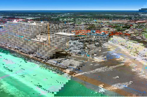 Foto 23 - Ocean's Heaven Beachfront Condo Bliss