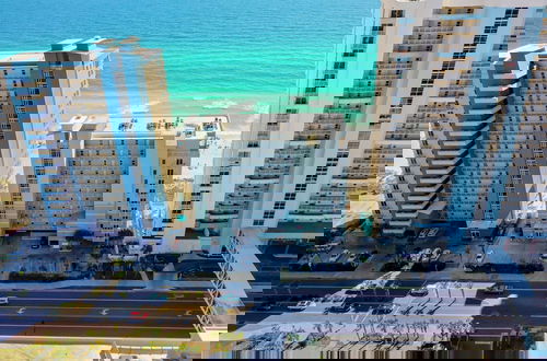 Foto 31 - Ocean's Heaven Beachfront Condo Bliss