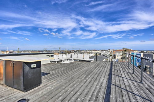 Photo 31 - Luxury Long Beach Villa With Ocean Views