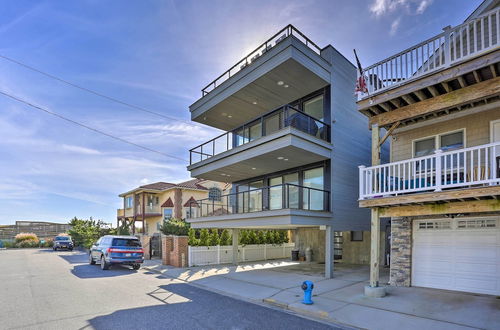 Photo 3 - Luxury Long Beach Villa With Ocean Views