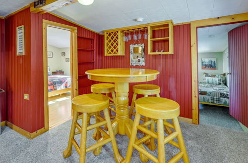 Foto 5 - Pet-friendly Grove Vacation Rental w/ Boat Dock