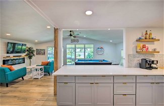 Foto 3 - Modern Lakefront Mabank Home w/ Pool Table