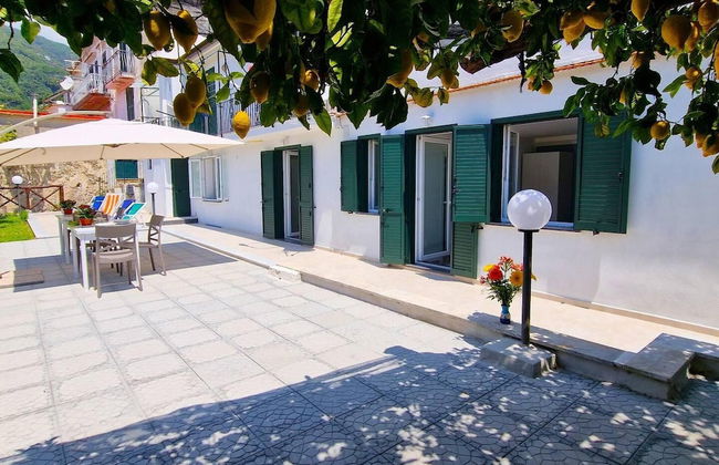 Villa in Lemon Grove With Sea Views & Sea Breeze - Photo 30