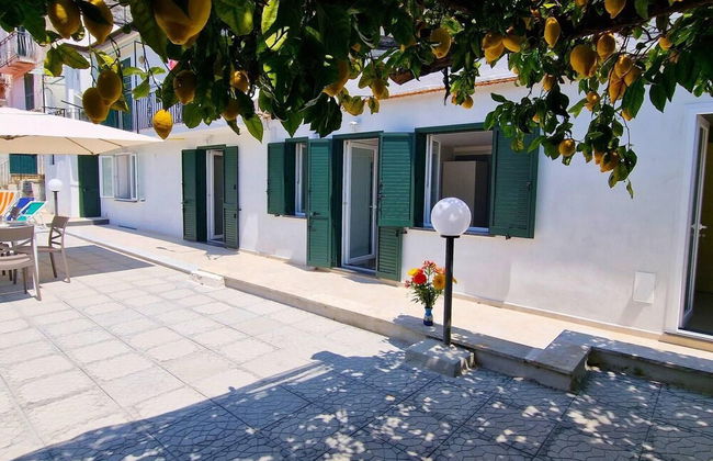 Villa in Lemon Grove With Sea Views & Sea Breeze - Photo 37