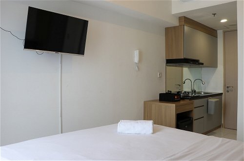 Photo 5 - Best Choice And Cozy Studio Apartment At Tokyo Riverside Pik 2