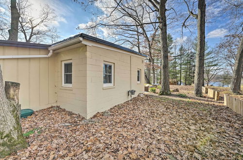 Foto 9 - Lakeview Mecosta Cottage w/ Grill + Fire Pit