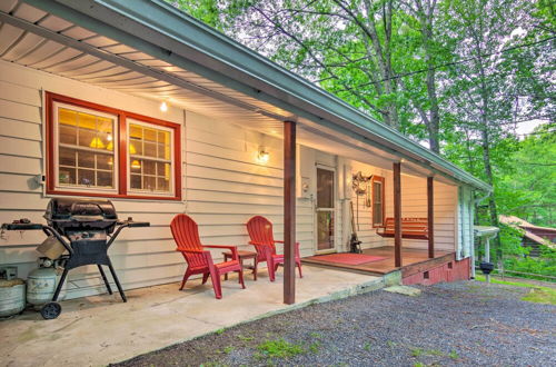 Foto 3 - Rustic Linville Falls Cottage w/ Fire Pit