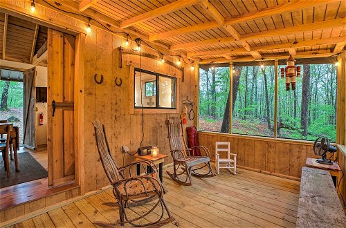 Foto 15 - Secluded Tallassee Cabin w/ Fire Pit & Porch