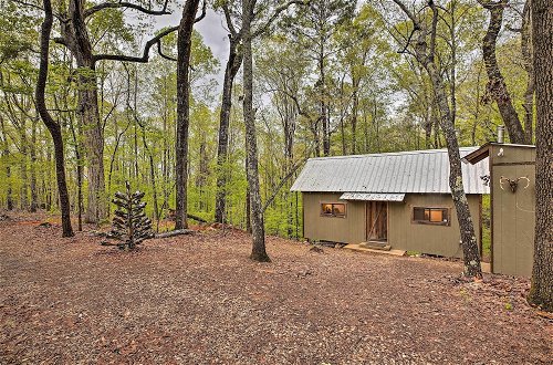 Foto 25 - Secluded Tallassee Cabin w/ Fire Pit & Porch