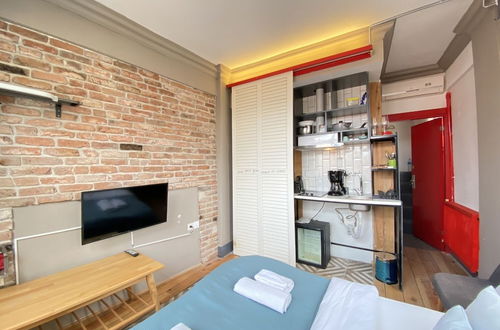 Photo 5 - Cozy and Charming Studio Flat in Beyoglu