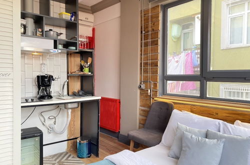 Photo 4 - Cozy and Charming Studio Flat in Beyoglu