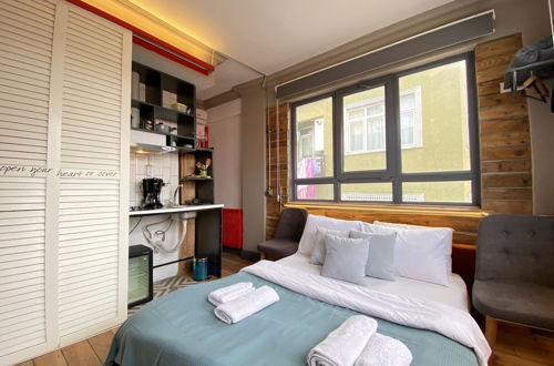 Photo 3 - Cozy and Charming Studio Flat in Beyoglu