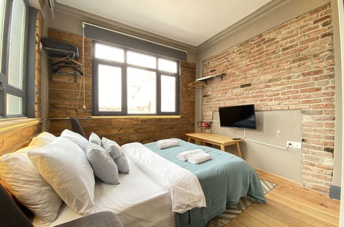 Photo 12 - Cozy and Charming Studio Flat in Beyoglu